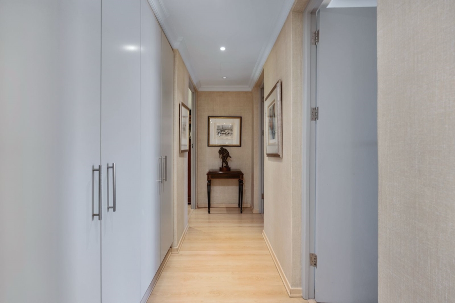 3 Bedroom Property for Sale in Sea Point Western Cape